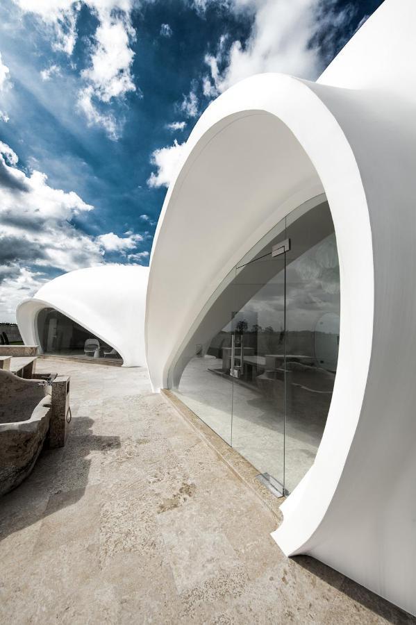 The Cloud Beachfront Villa Tabanan Eksteriør billede