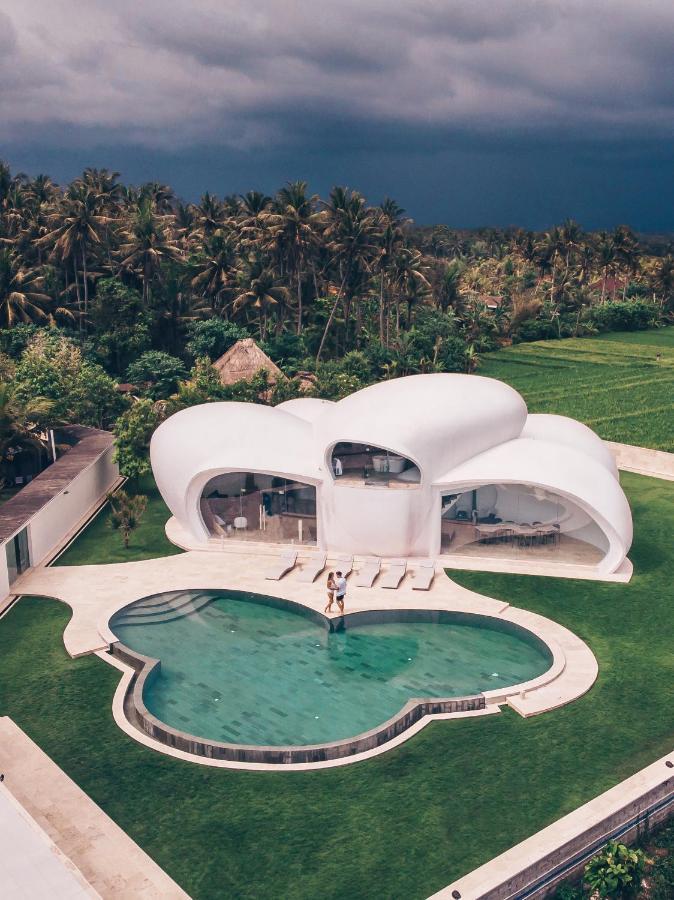 The Cloud Beachfront Villa Tabanan Eksteriør billede