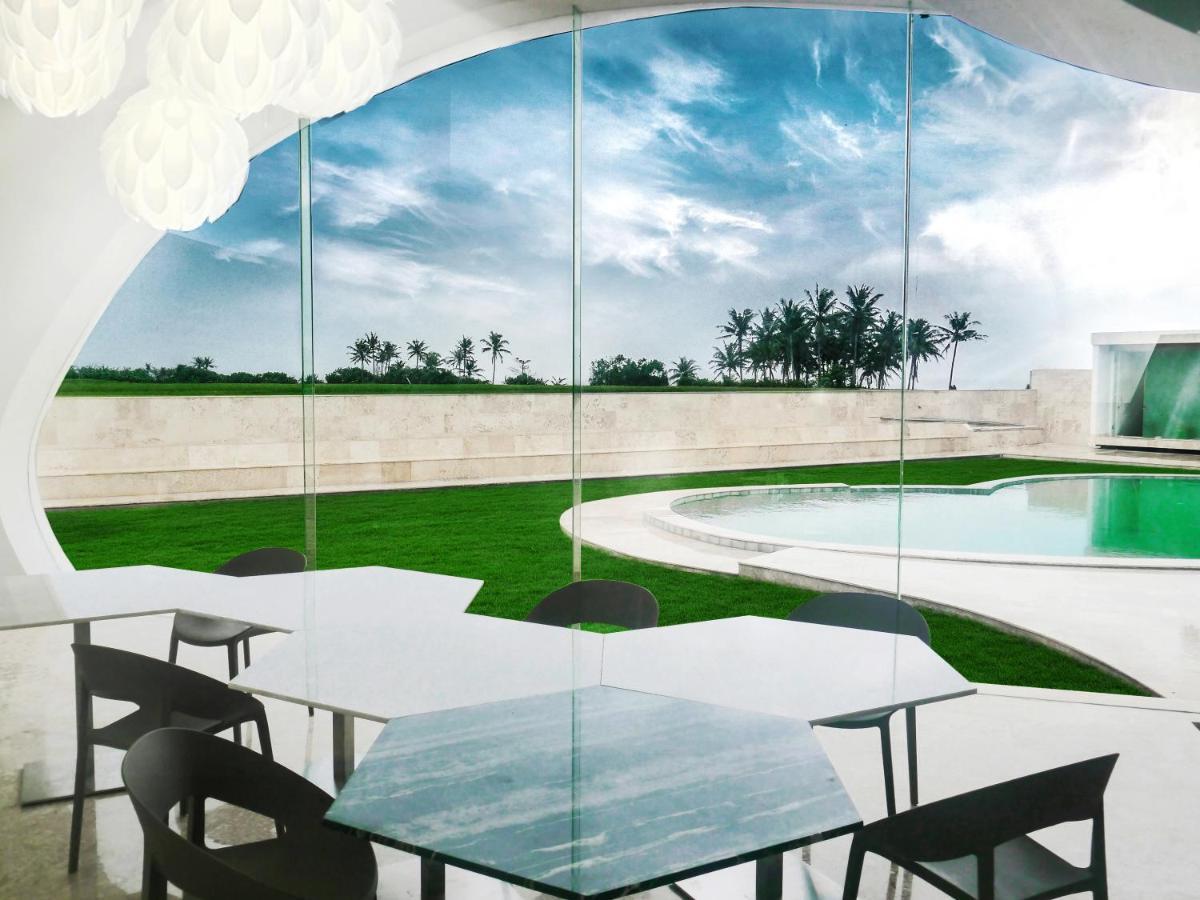 The Cloud Beachfront Villa Tabanan Eksteriør billede